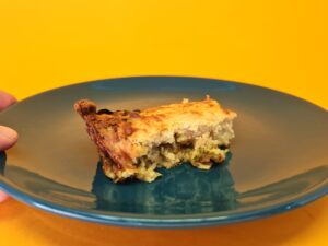 torta de couve-flor recheada com brócolis e queijo gruyere
