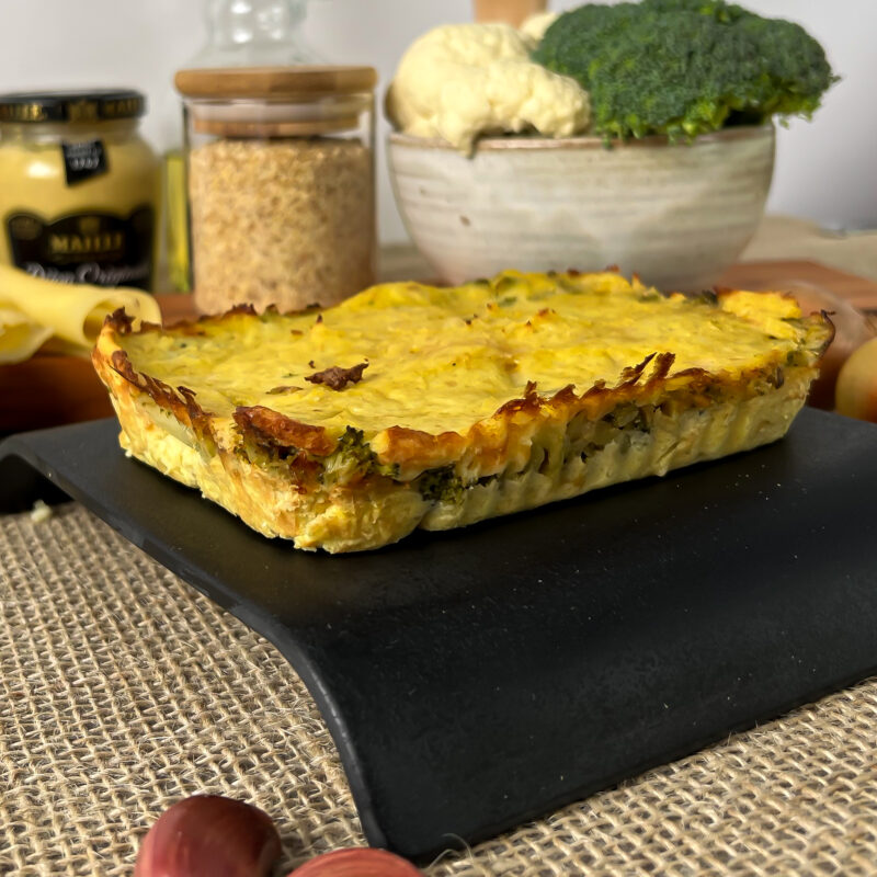 torta de couve-flor recheada com brócolis e queijo gruyére